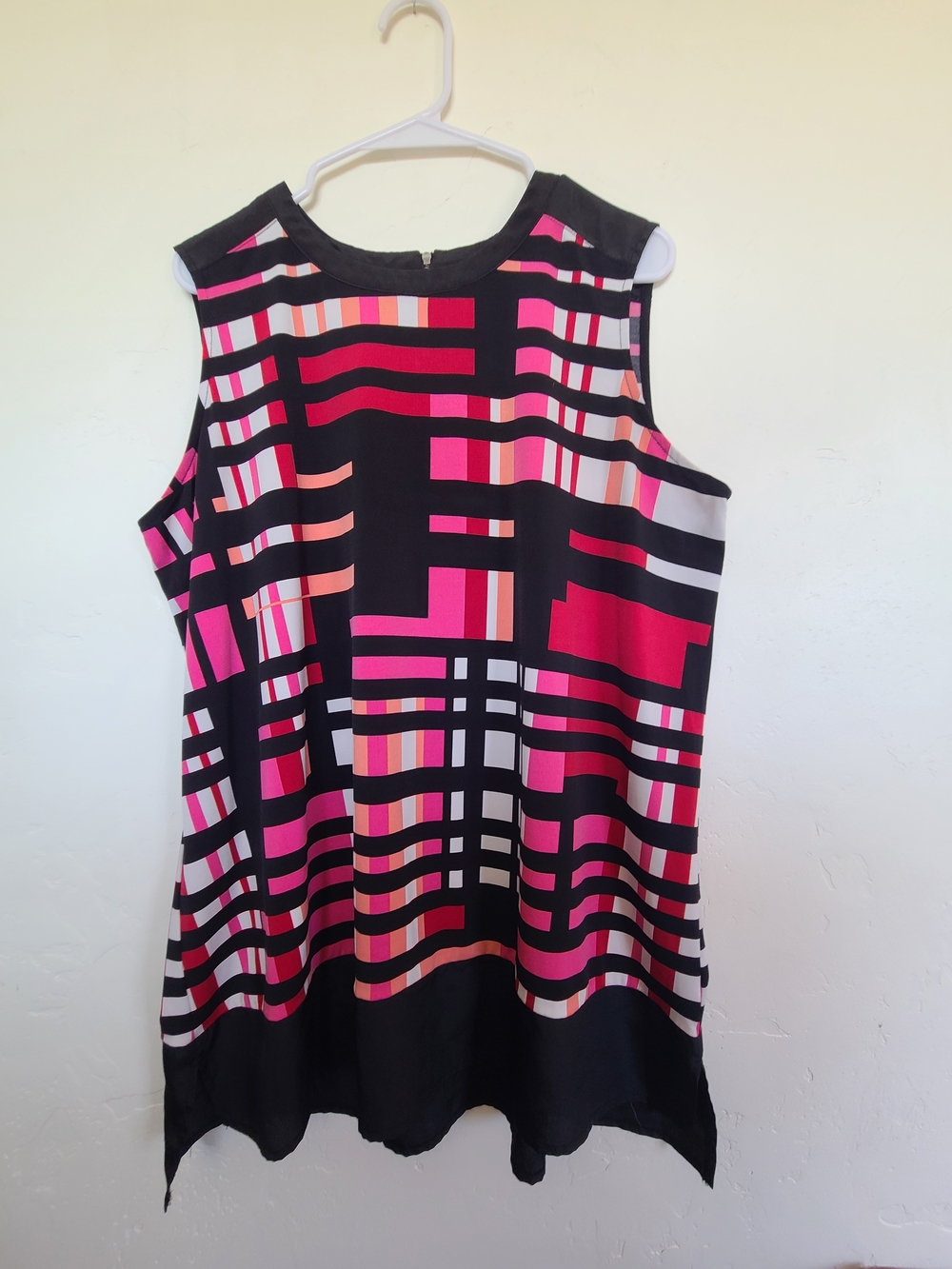 Worthington Geometric Stripe Sleeveless Blouse in Black & Pink, Size 1X
